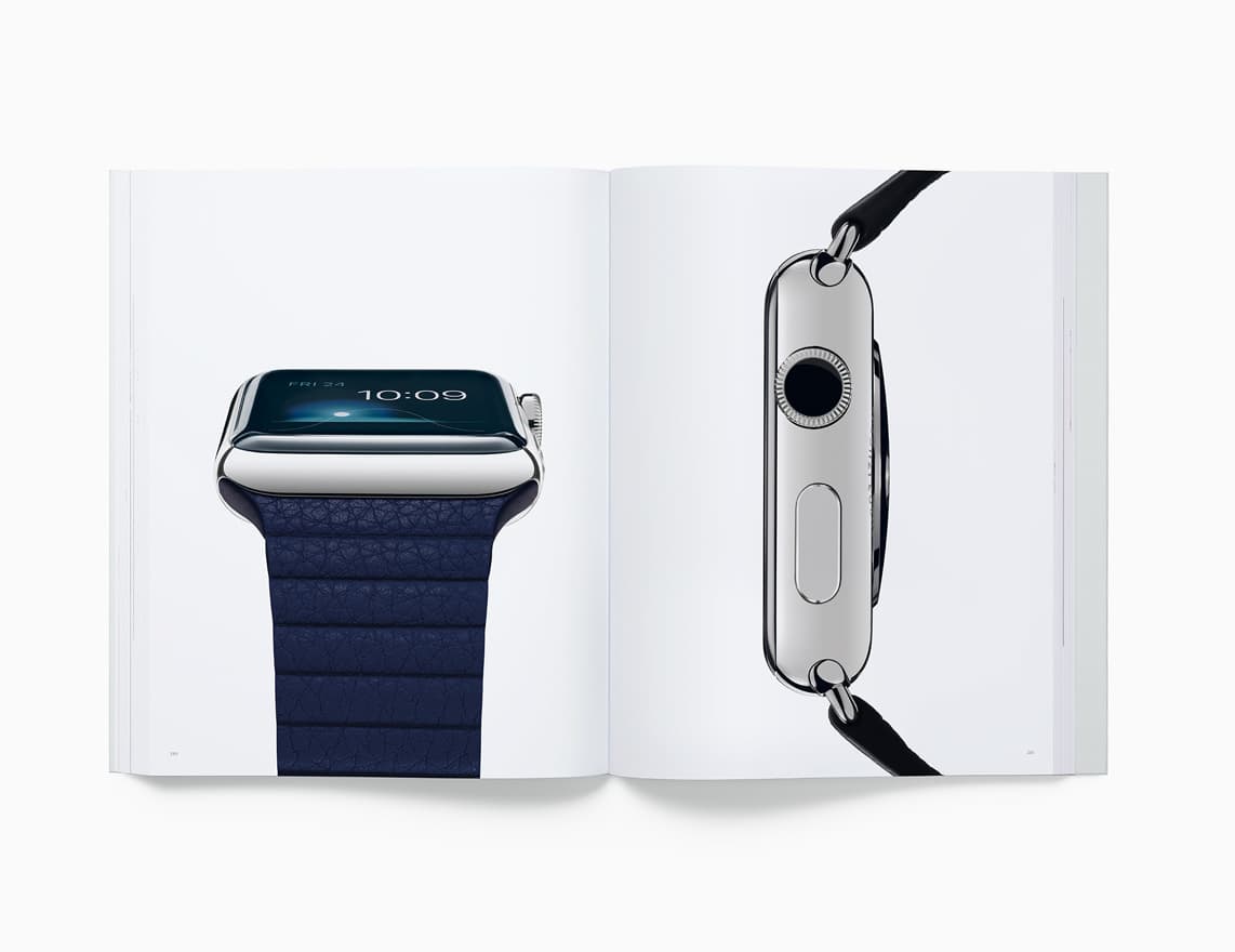 Den originale Apple Watch vist forfra og fra siden i Apples designbok.