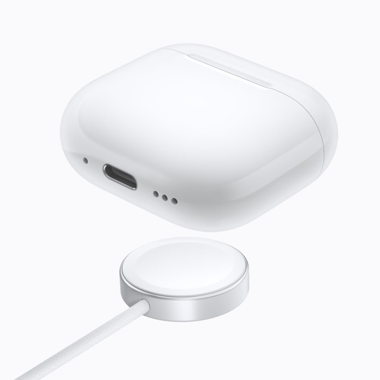 Lukket ladeetui til AirPods 5 over en magnetisk Apple Watch-lader