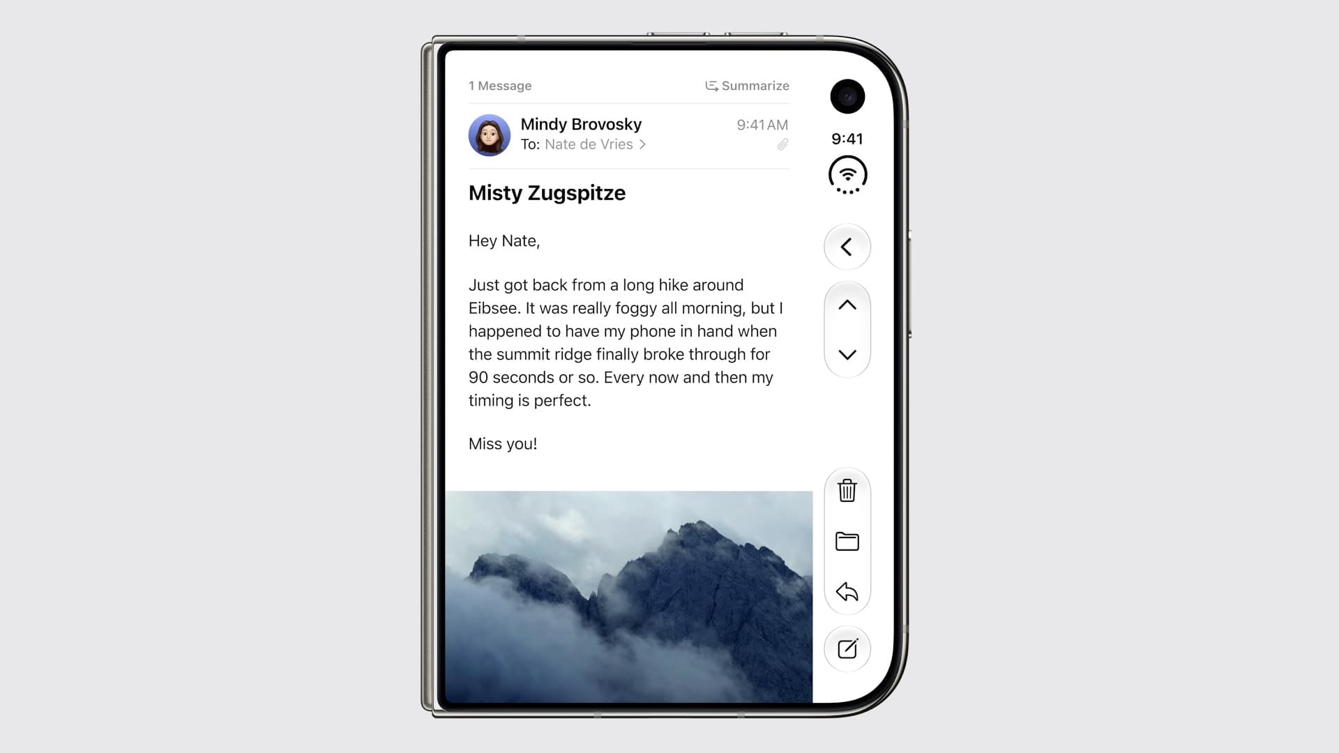iOS-kontroller vist langs siden av den åpne skjermen på iPhone Duo.