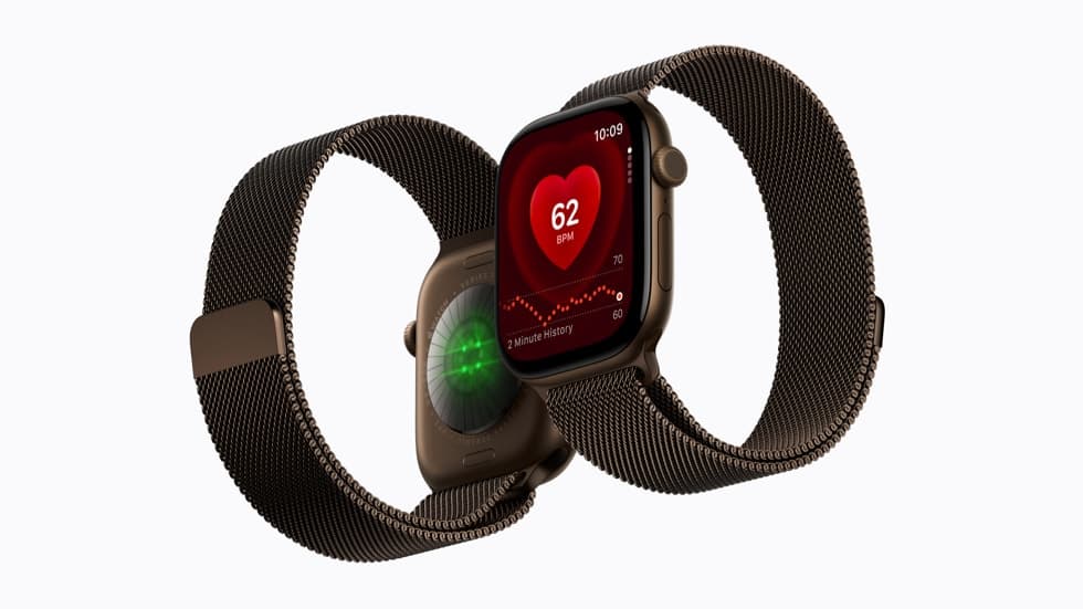 To Apple Watch Series 12 side om side, én med helsesensorene og én med Puls-appen