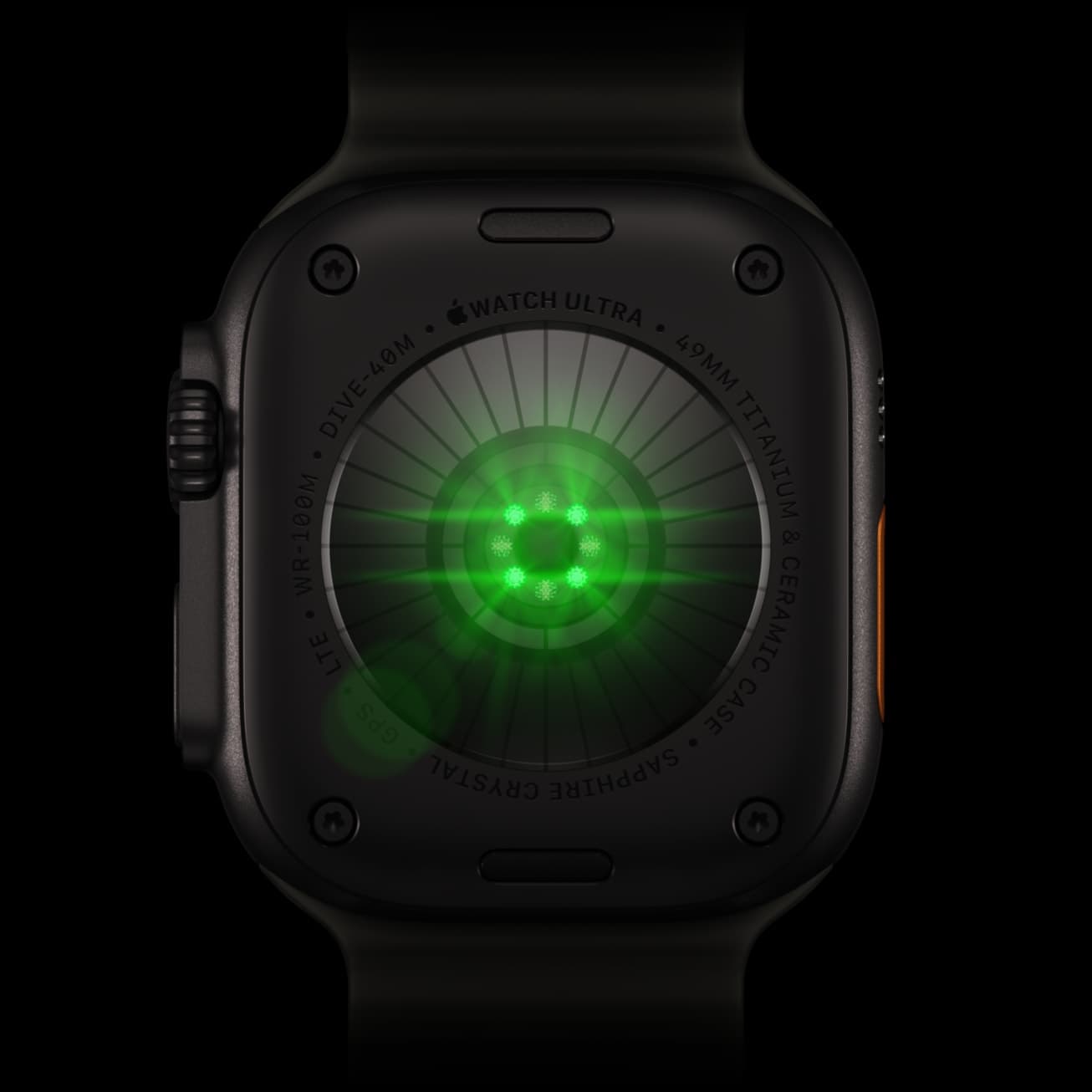 Den optiske hjertesensoren lyser grønt på baksiden av Apple Watch Ultra 4.