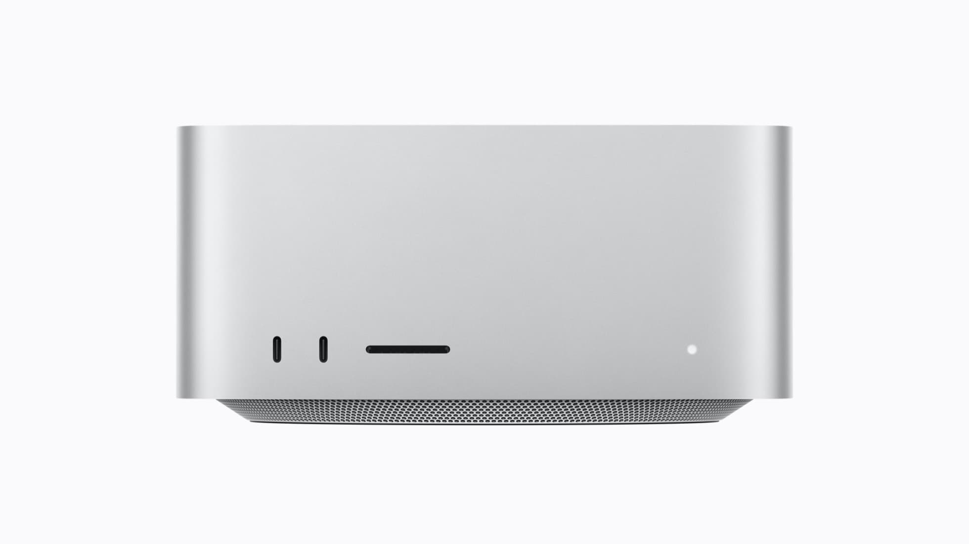 Mac Studio sett forfra med to USB-C-porter og SDXC-kortleser.