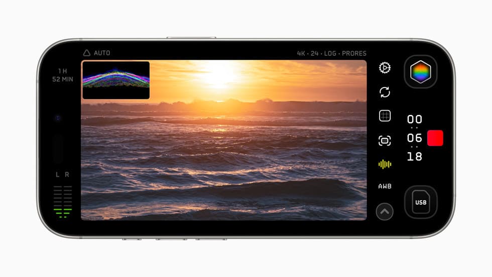 Moderne iPhone som kjorer en tredjeparts kameraapp med 4K ProRes-opptaksgrensesnitt og en solnedgang over havet i sokeren