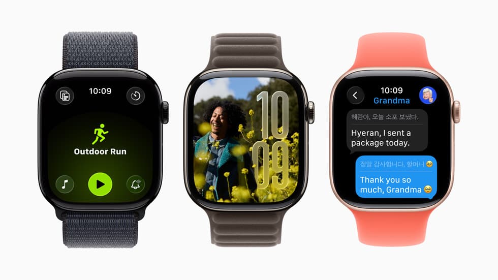 Tre Apple Watch med watchOS 26 side om side, der den høyre viser en meldingssamtale med varsler på skjermen