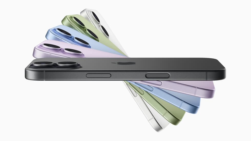 iPhone 17 i flere farger lagt i vifte med kameramodulen synlig