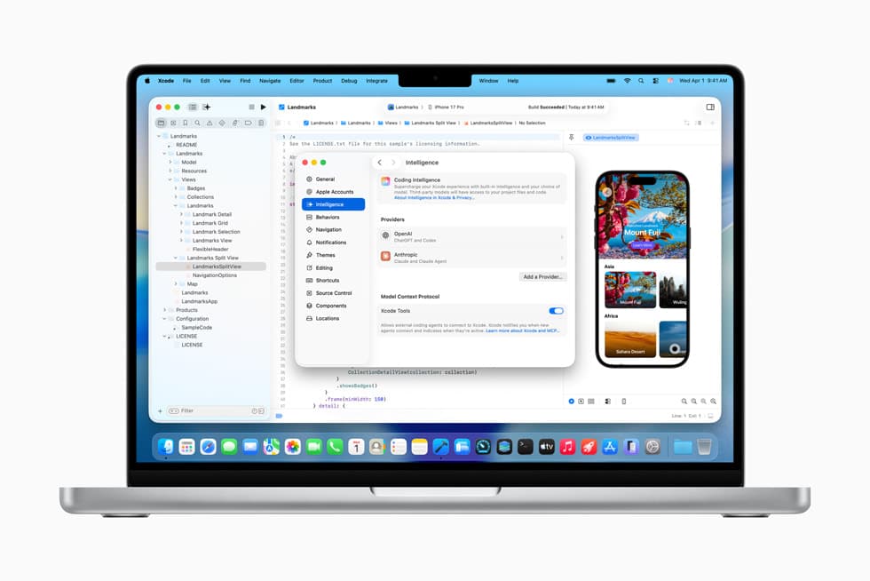 MacBook Pro som viser Xcode-utviklingsmiljoet med kildekontroll og kode pa skjermen