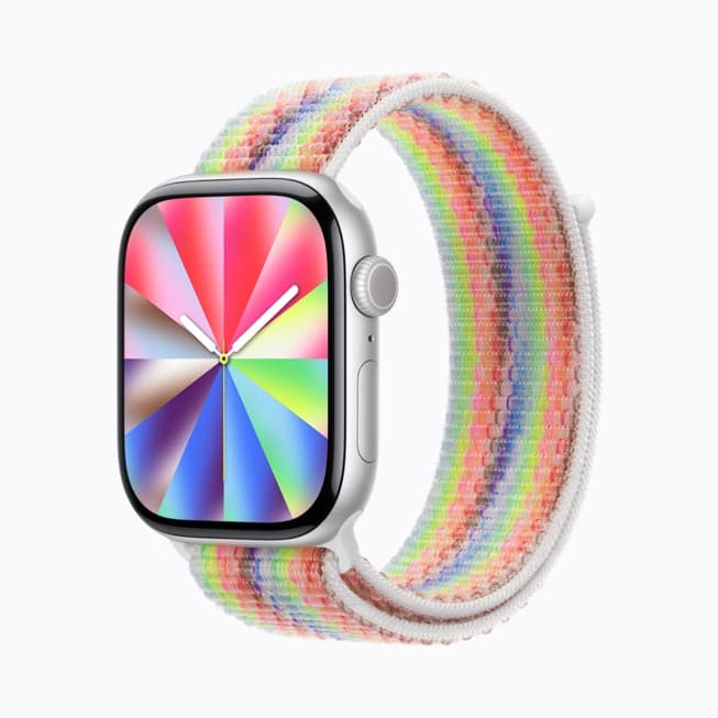 Apple Watch Series 11 med urskiven Pride-glød og Pride Edition Sport Loop.
